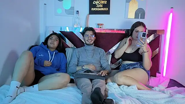 nerd perverse online show from September 13, 2025, 10:31 pm