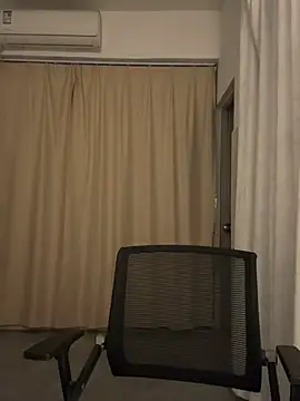 Snapshot of wly2028 chatting on January 11, 2026, 12:21 pm wly2028 online show from January 11, 2026, 12:21 pm