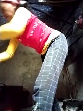 -Xuka-200 online show from December 18, 2025, 1:33 am