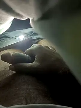 pus ylover online show from November 18, 2025, 6:01 pm