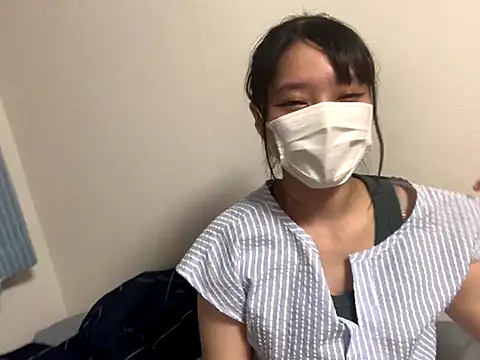 ituki 0415 online show from November 4, 2025, 5:34 pm