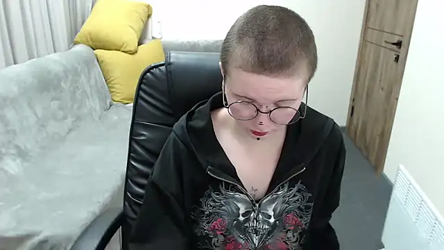 Nika Snow online show from October 14, 2025, 8:04 am