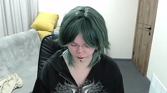 Nika Snow online show from October 17, 2025, 8:06 am