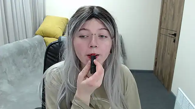 Nika Snow online show from October 19, 2025, 8:04 am