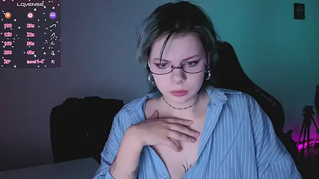 Alice Zev online show from September 25, 2025, 9:51 pm