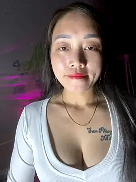 chipp-bong online show from November 15, 2025, 1:07 pm