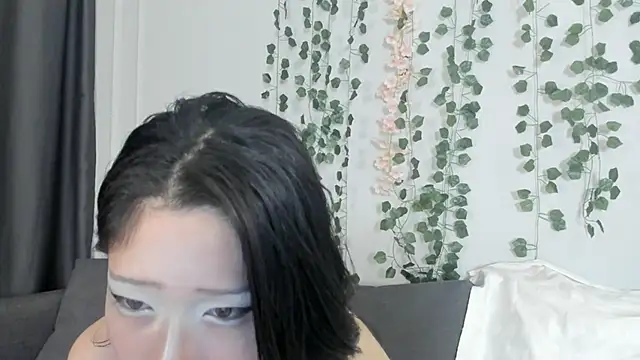 heexhia online show from October 14, 2025, 2:01 am