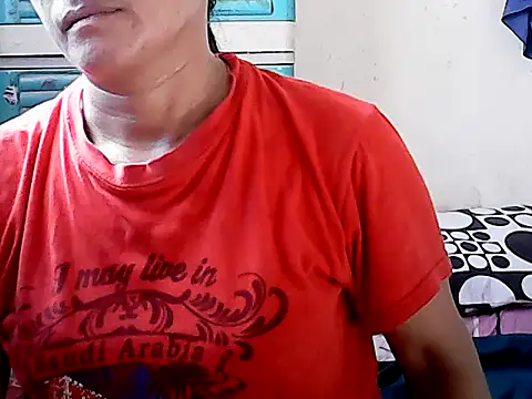 Snapshot of yoursPinayMama1682 chatting on November 2, 2025, 12:35 am yoursPinayMama1682 online show from November 2, 2025, 12:35 am