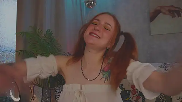 Snapshot of Charming_winky chatting on October 4, 2025, 2:26 pm Charming winky online show from October 4, 2025, 2:26 pm