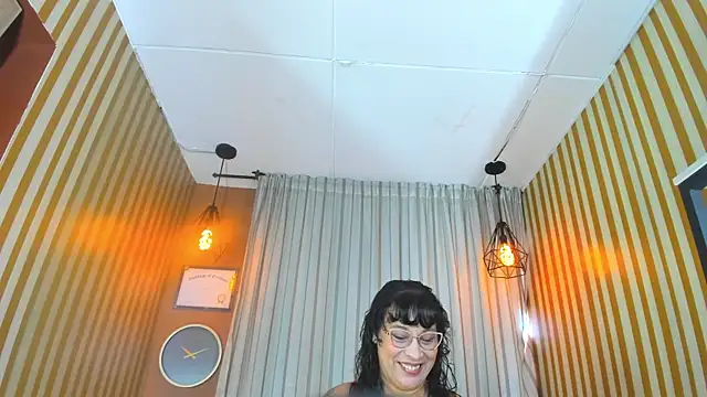 Jenni Zeller online show from November 8, 2025, 11:43 am