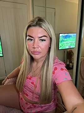 EmilyKingg online show from September 13, 2025, 10:20 pm
