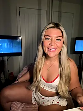 EmilyKingg online show from September 16, 2025, 9:38 pm