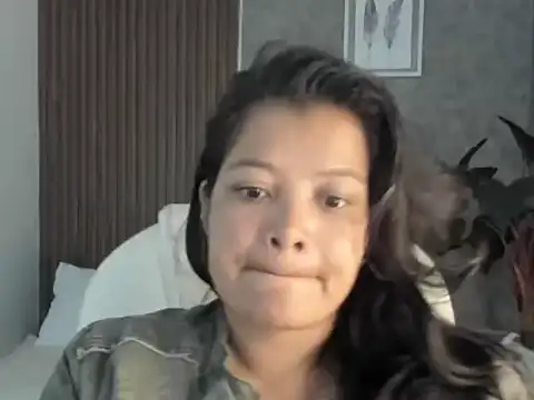 Snapshot of Scarletth_Moon chatting on October 30, 2025, 1:12 pm Scarletth Moon online show from October 30, 2025, 1:12 pm