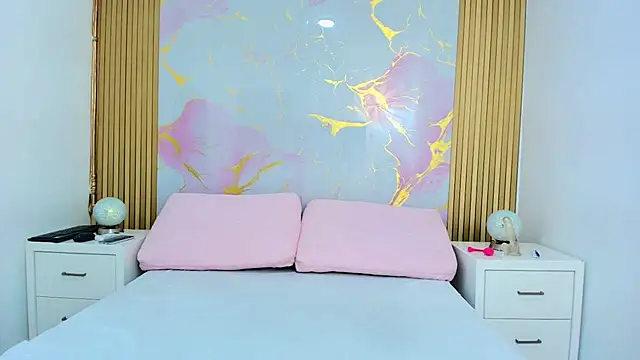 AlishaDixon online show from September 21, 2025, 12:29 pm