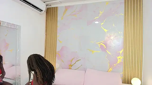 AlishaDixon online show from October 28, 2025, 11:47 am