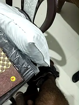 Snapshot of Chanderi19 chatting on September 23, 2025, 4:43 pm Chanderi19 online show from September 23, 2025, 4:43 pm