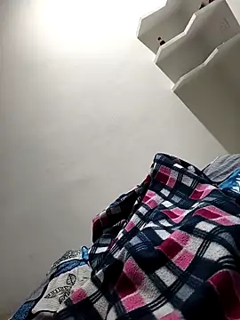 Snapshot of Chanderi19 chatting on October 9, 2025, 3:32 pm Chanderi19 online show from October 9, 2025, 3:32 pm