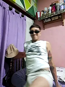 Snapshot of Ismaa__98 chatting on December 17, 2025, 7:36 am Ismaa 98 online show from December 17, 2025, 7:36 am