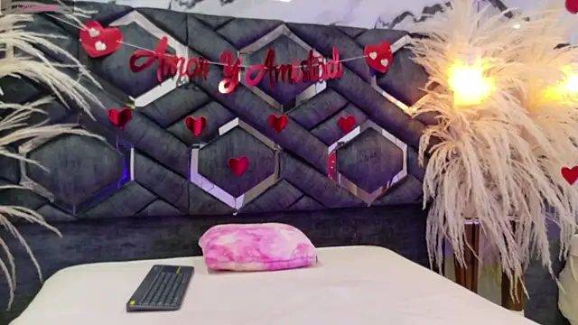 Amy Dowson online show from September 18, 2025, 3:03 pm