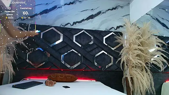 Amy Dowson online show from November 7, 2025, 2:17 pm