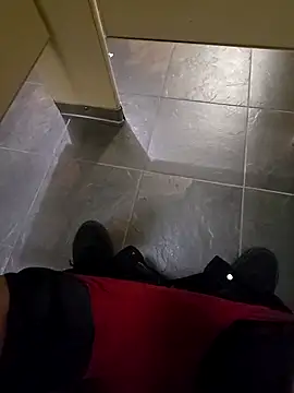 maxelbueno online show from September 28, 2025, 9:09 pm