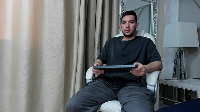 matti de lucaa online show from September 11, 2025, 5:46 pm