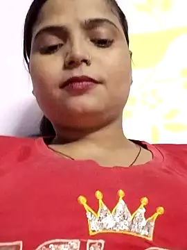 Snapshot of Hot-Pooja25 chatting on April 23, 2026, 1:35 pm Hot-Pooja25 online show from April 23, 2026, 1:35 pm