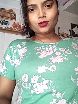Snapshot of Hot-Pooja25 chatting on April 28, 2026, 2:38 am Hot-Pooja25 online show from April 28, 2026, 2:38 am