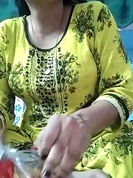 Snapshot of Hot-Pooja25 chatting on May 1, 2026, 3:49 pm Hot-Pooja25 online show from May 1, 2026, 3:49 pm