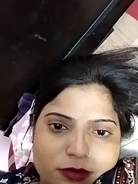 Snapshot of Hot-Pooja25 chatting on May 4, 2026, 5:53 pm Hot-Pooja25 online show from May 4, 2026, 5:53 pm
