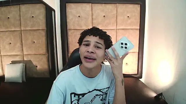 BrindyMichell online show from October 17, 2025, 6:54 pm