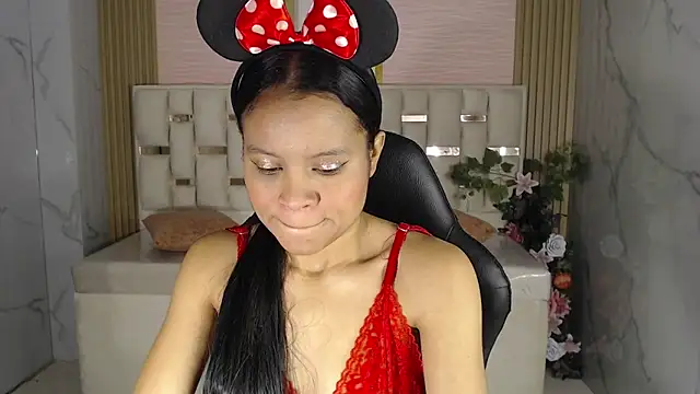 catalina5 s online show from October 19, 2025, 1:45 pm