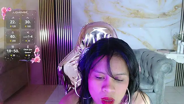 catalina5 s online show from December 5, 2025, 1:31 pm