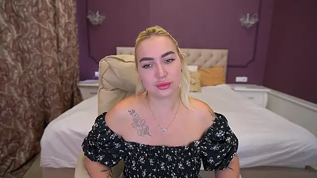 MariellaVV online show from September 10, 2025, 8:03 am