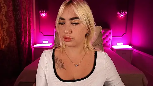MariellaVV online show from September 19, 2025, 6:59 am