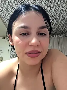 Snapshot of Daniela-rosee chatting on March 31, 2026, 3:41 am Daniela-rosee online show from March 31, 2026, 3:41 am