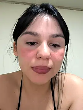 Snapshot of Daniela-rosee chatting on April 11, 2026, 11:31 pm Daniela-rosee online show from April 11, 2026, 11:31 pm