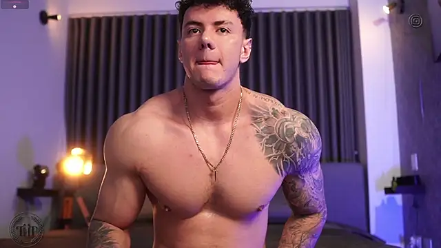 Thomas Falcon online show from October 15, 2025, 10:32 pm