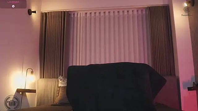 Thomas Falcon online show from November 4, 2025, 12:43 am