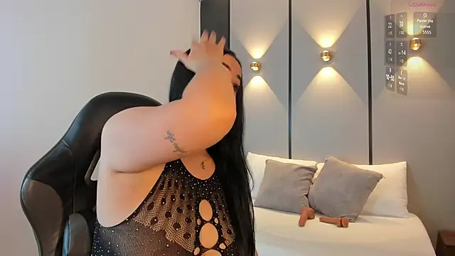 Snapshot of ashly_moonn chatting on February 2, 2026, 12:26 pm ashly moonn online show from February 2, 2026, 12:26 pm