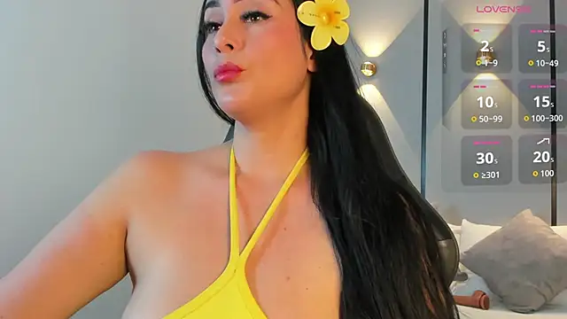 Snapshot of ashly_moonn chatting on April 16, 2026, 12:39 pm ashly moonn online show from April 16, 2026, 12:39 pm