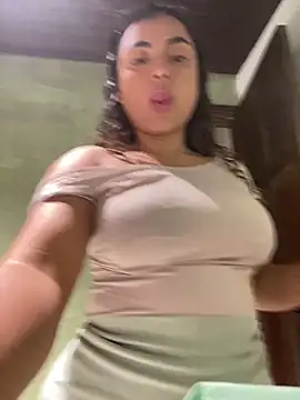 Salomeferreira  online show from October 23, 2025, 4:06 pm