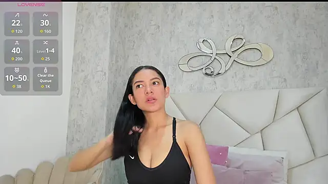 Skylerwhite02 online show from December 18, 2025, 7:53 pm