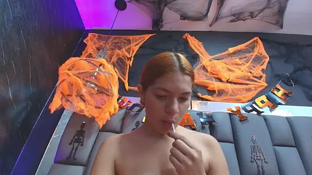 kissme luna online show from October 28, 2025, 7:16 pm