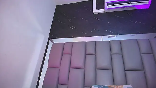 kissme luna online show from November 22, 2025, 7:13 pm