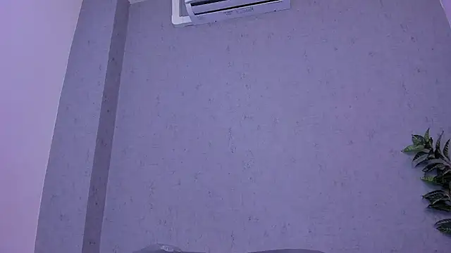 kissme luna online show from February 7, 2026, 7:28 pm