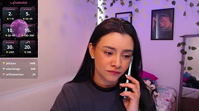 MarilynWhite  online show from October 17, 2025, 5:04 pm