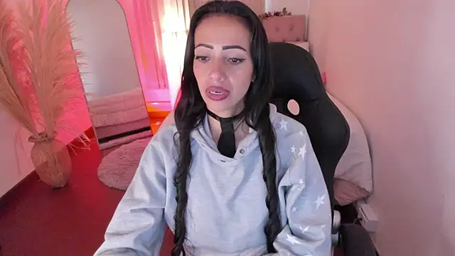 Mariam Lopez   online show from November 16, 2025, 2:00 pm