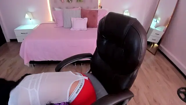 Snapshot of Mariam_Lopez__ chatting on April 28, 2026, 3:22 am Mariam Lopez online show from April 28, 2026, 3:22 am