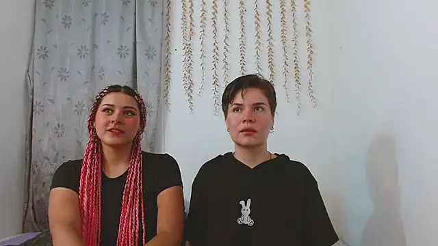 Snapshot of AmbarAndValery chatting on September 13, 2025, 3:50 am AmbarAndValery online show from September 13, 2025, 3:50 am